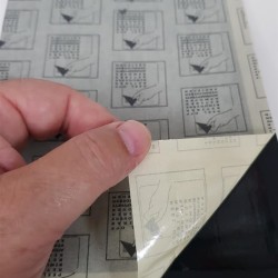 ΜΑΥΡΗ ΠΑΓΙΔΑ ΚΟΛΛΑΣ  ΓΙΑ ΤΗΝ ΠΑΓΙΔΕΥΣΗ ΤΗΣ TUTA ABSOLUTA (24 cm X 17cm)